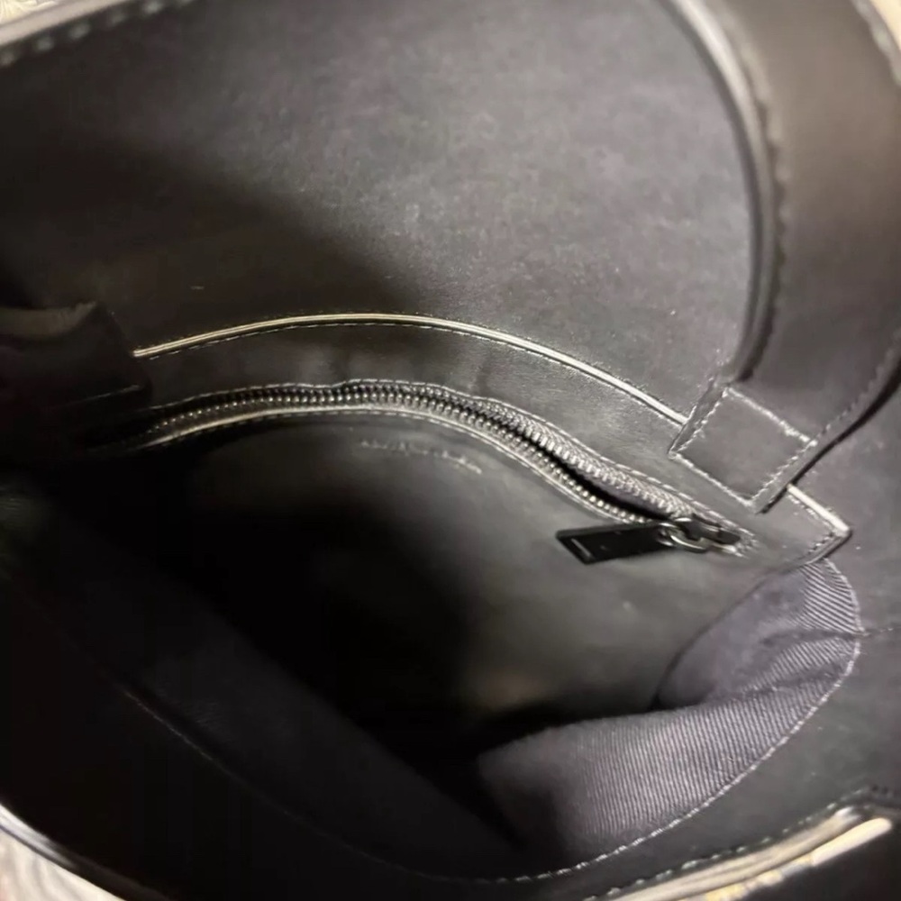 Bottega Veneta Leather Messenger Bag Black NWT $2520 - Picture 11 of 16